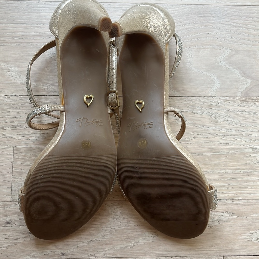 Gold Heels - Picture 5 of 5